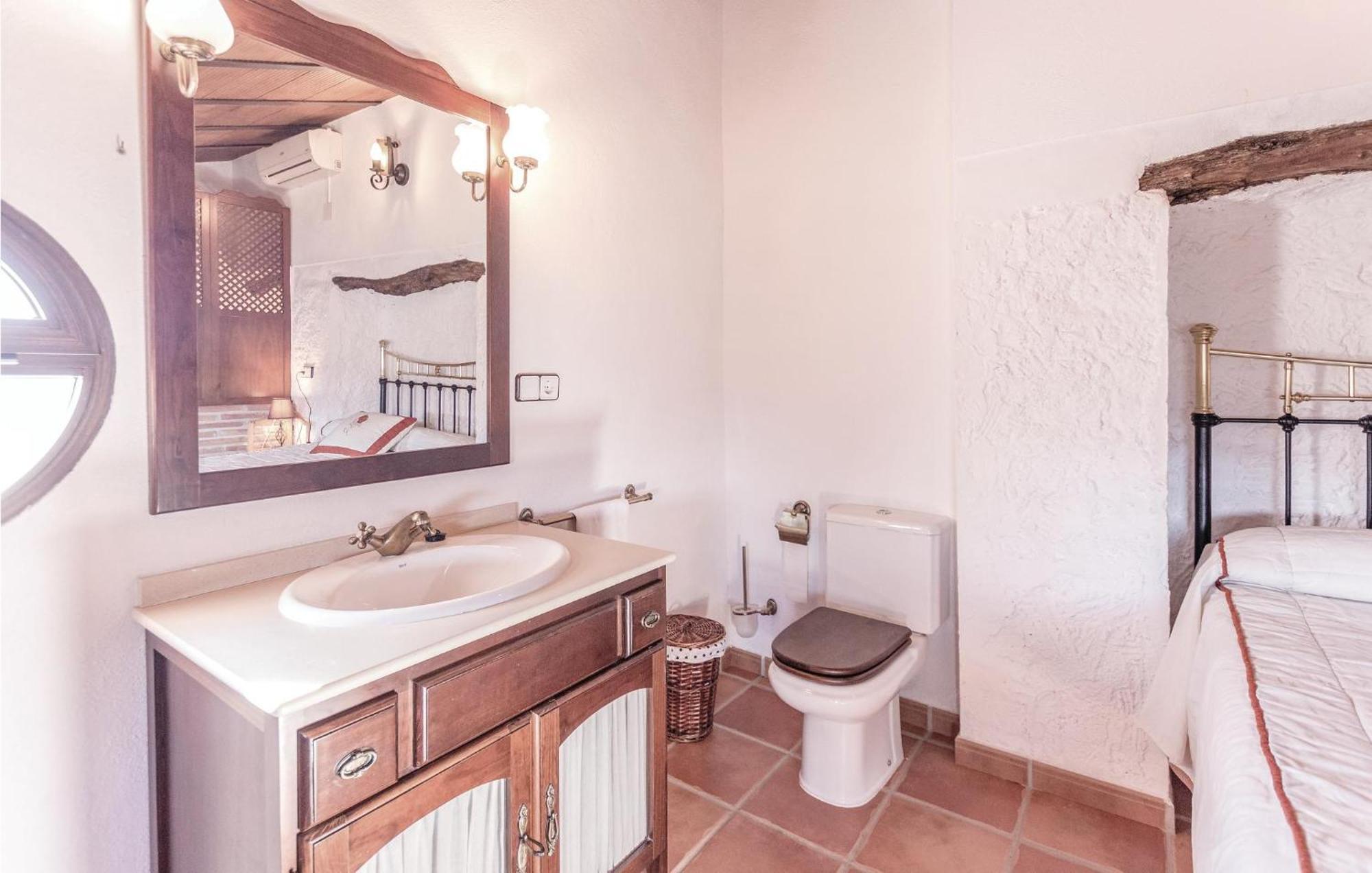 8 Bedroom Lovely Home In Iznajar Bagian luar foto
