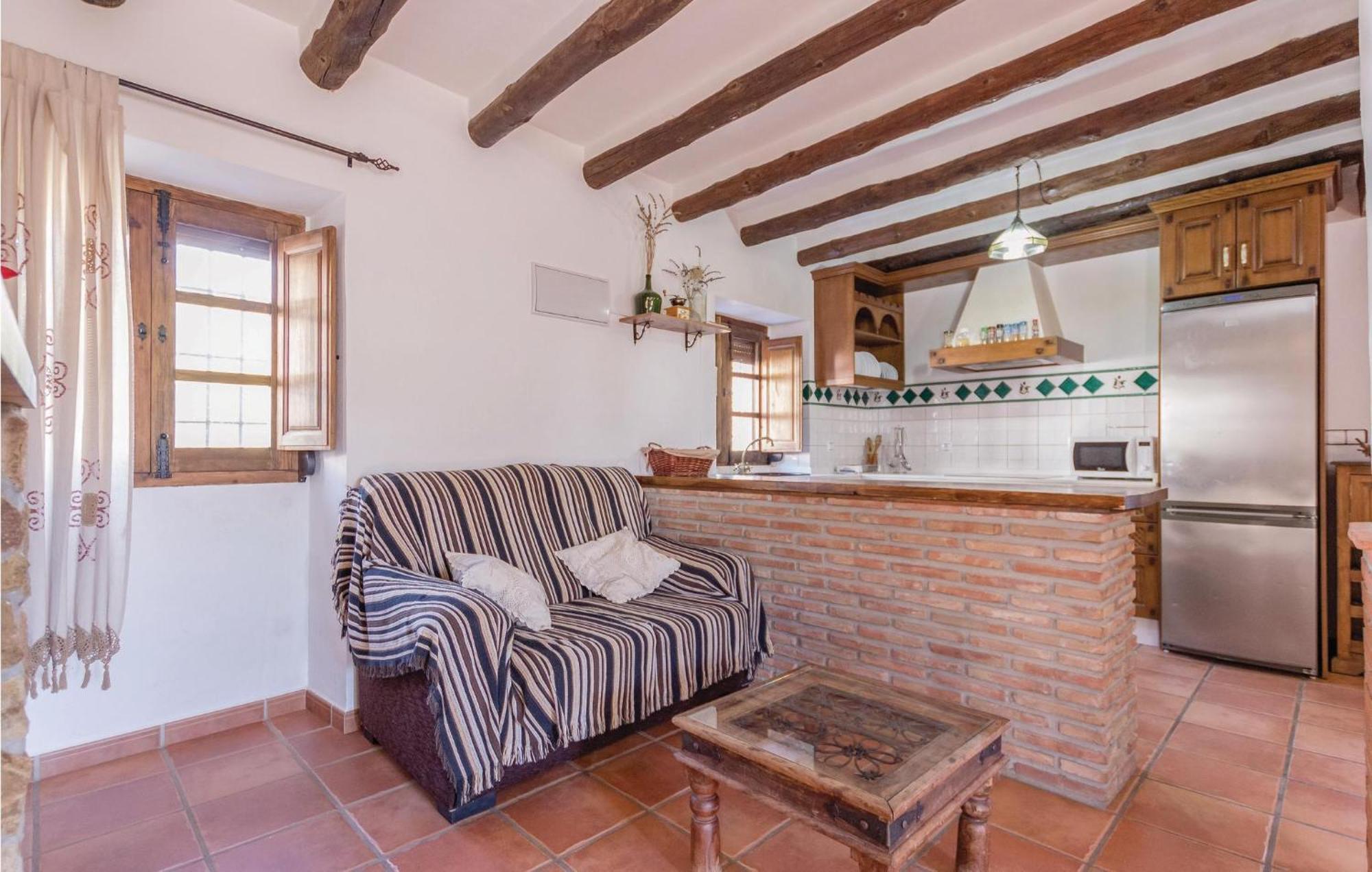 8 Bedroom Lovely Home In Iznajar Bagian luar foto
