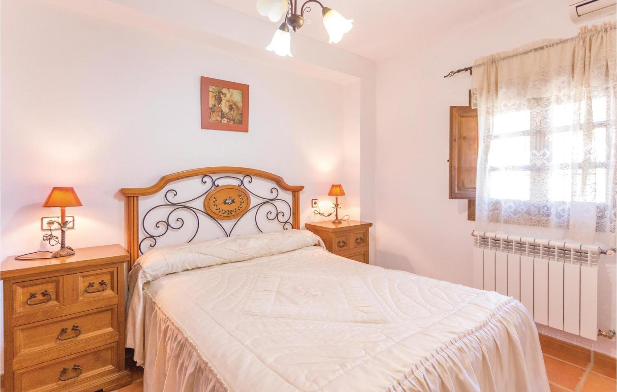 8 Bedroom Lovely Home In Iznajar Bagian luar foto